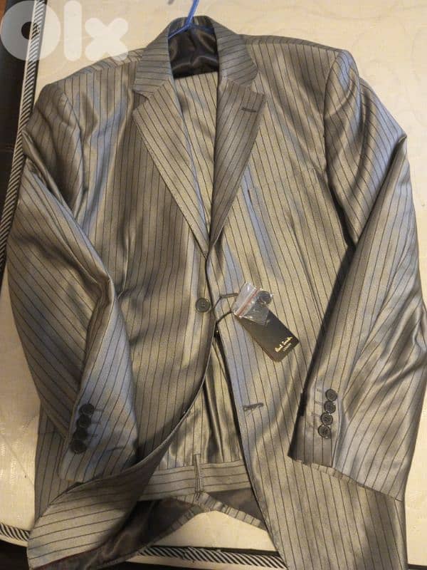 brand new Paul Smith blazer / طقم بول سميث اصلي بورقته سعر خاص 0