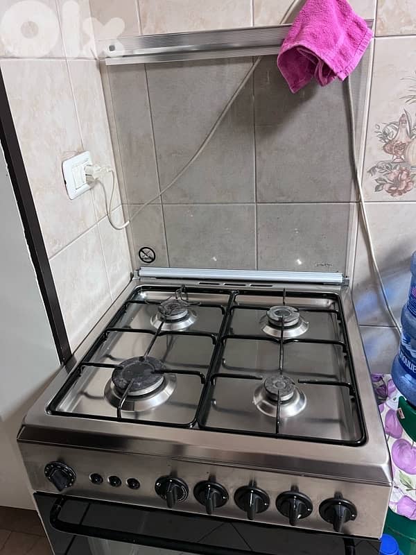used like new stove 0