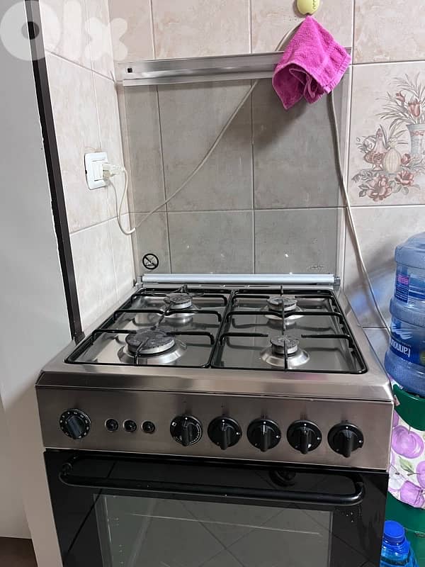 used like new stove 1