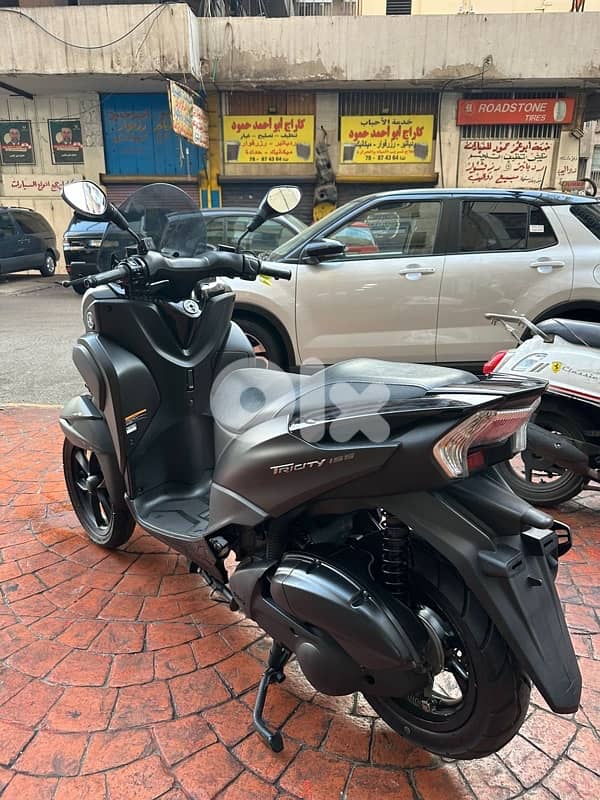 155 cc Yamaha Tricity Japanese 2