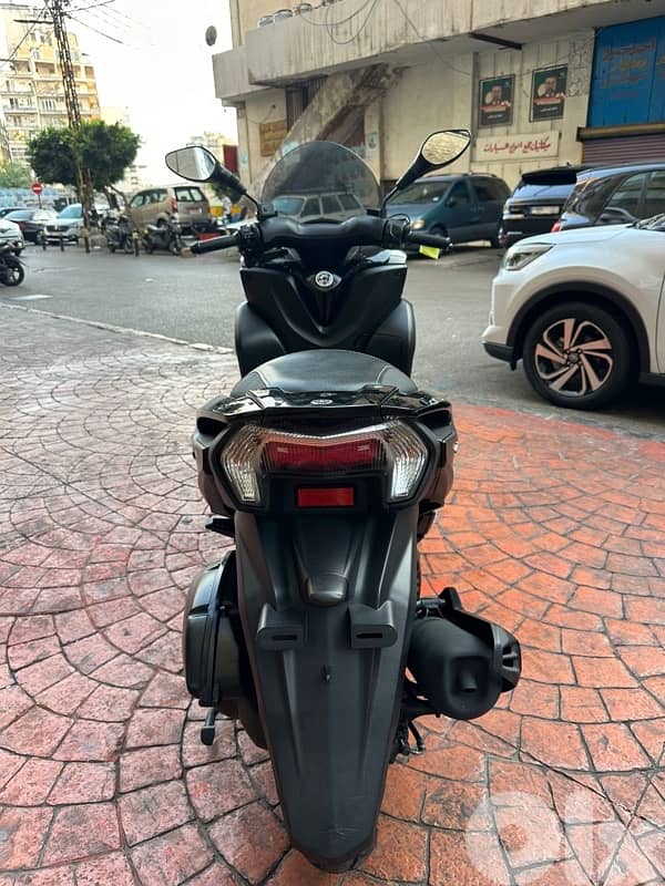 155 cc Yamaha Tricity Japanese 6