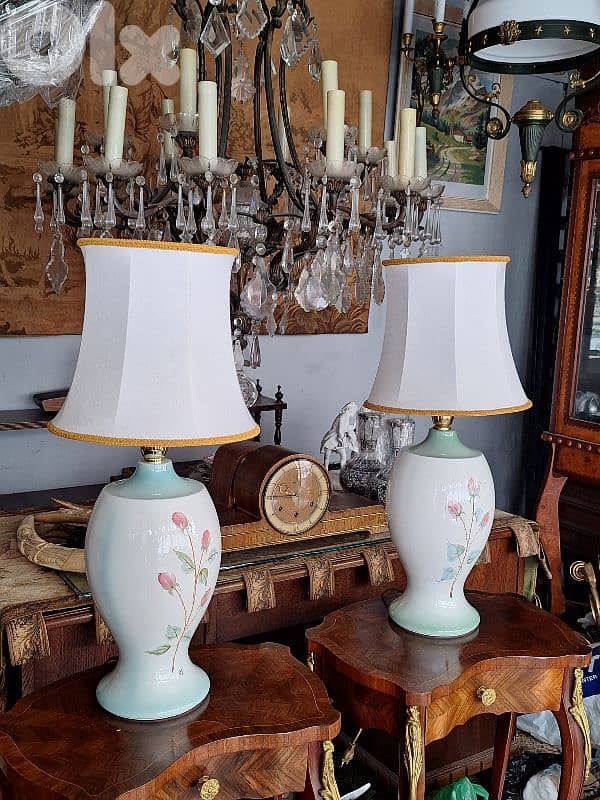 2 large porcelain lamps 0