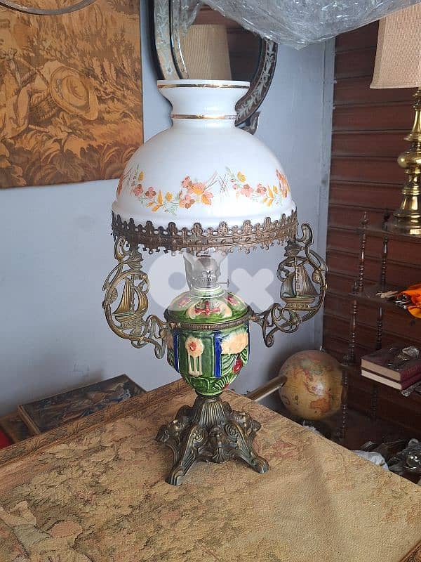 antique lantern 0