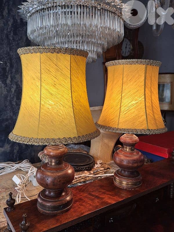 wood base pair of lamps 0