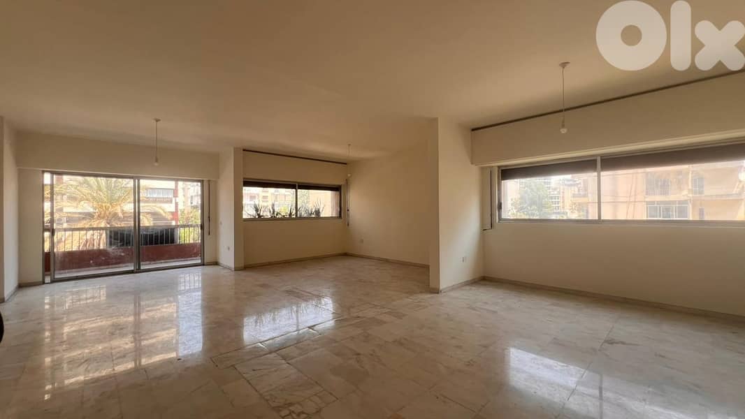 Apartment for Rent in Corniche El-Mazraaشقة للإيجار في كورنيش المزرعة 0