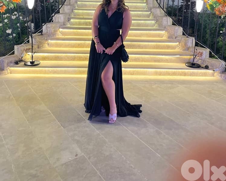 black dress used 1 time and it’s new 1