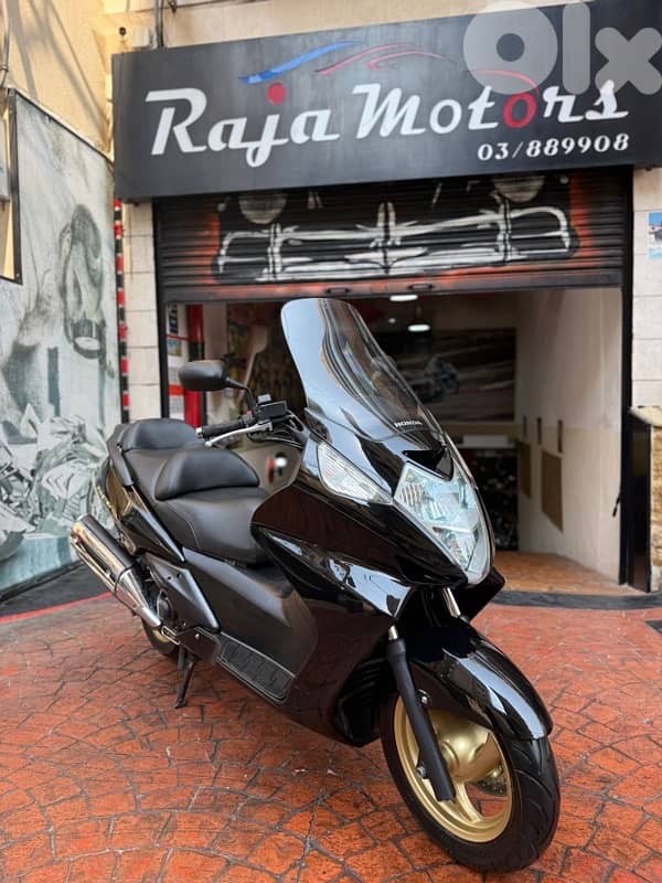 gold edition honda silverwing 600 cc crystal 0