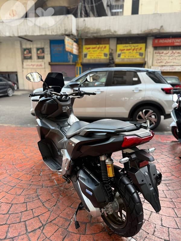 honda adv 160 cc 3050$ 1