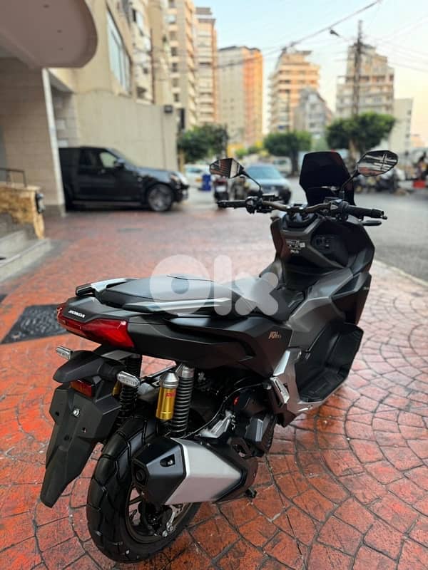 honda adv 160 cc 3050$ 2