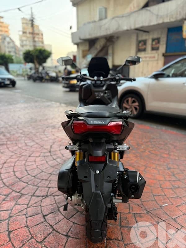 honda adv 160 cc 3050$ 3