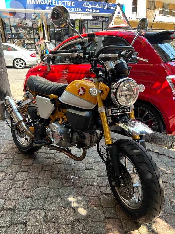 Honda monkey 125 cc all aftermarket sport parts added 2