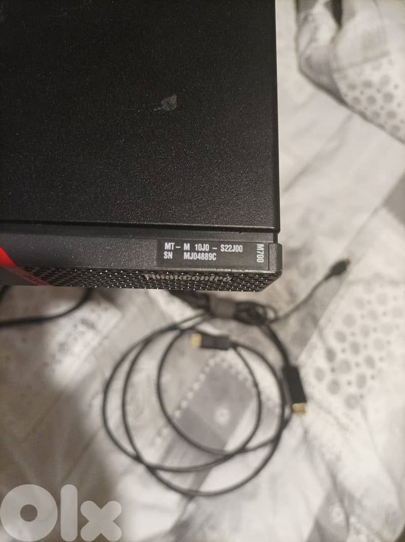 Lenovo ThinkCentre M700 Tiny PC 12