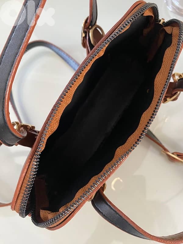 brown purse 3