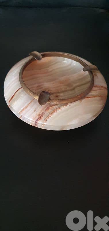 منفضة عدد ٢ انتيك نحاس و رخام اونيكس