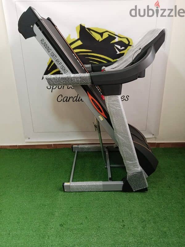 very good quality treadmill 4hp automatic inclinen 3