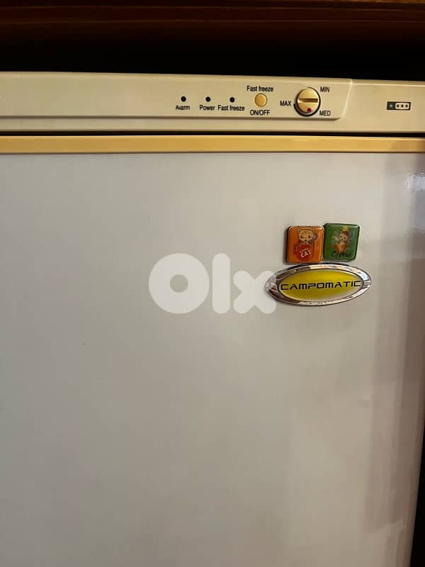 فريزر Campomatic عمودي – بحالة ممتازة – ٥ أدراج 1