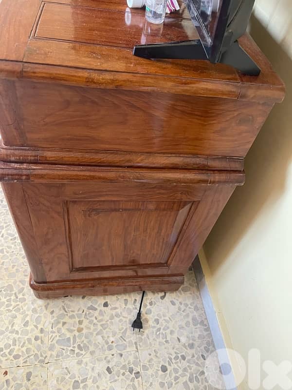 خزانة تلفزيون 1