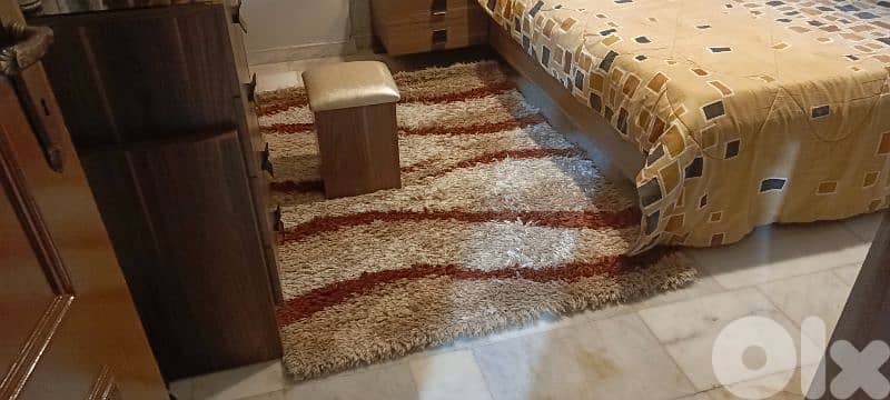 غرفة نوم كامله من كل شي مع فرشه وسجاد وبرادي وتريا 9