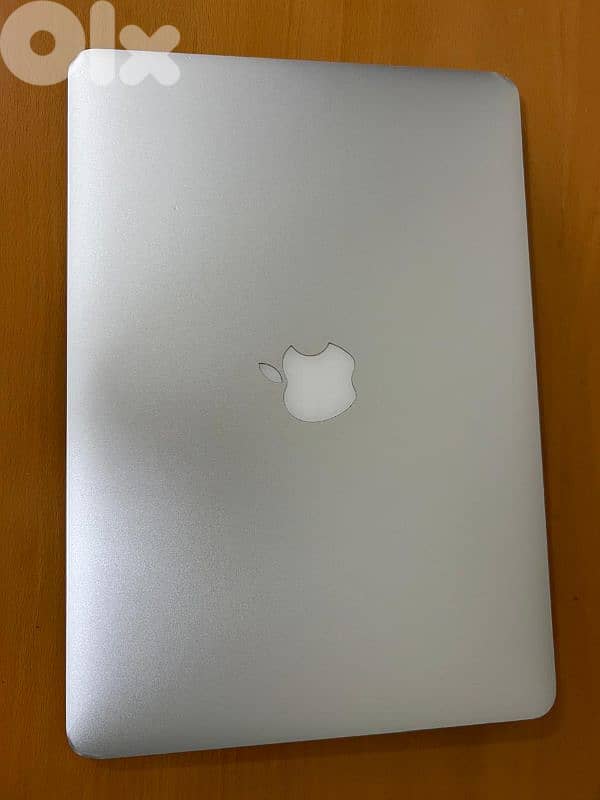 Apple MacBook Air 13” (2017) – Core i5 – 513GB SSD – 8GB RAM – Silver 0