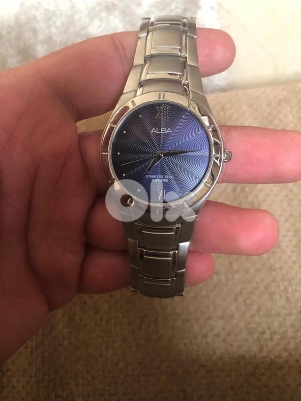 ALBA WATCH ORIGINAL SAHPPIER CRYSTAL WORKING FINE 3