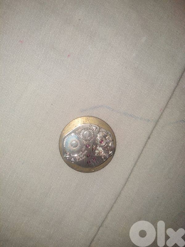 ساعه سوسريه قديمه 1