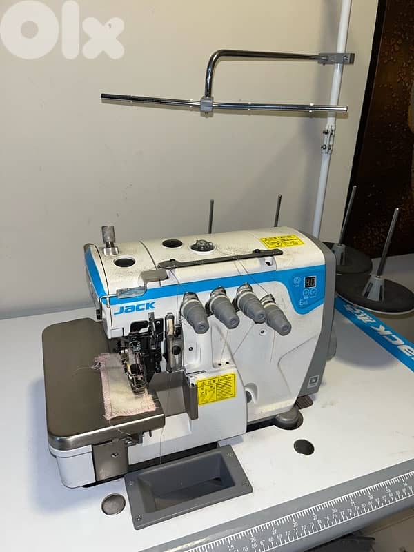 Overlock Sewing Machine 1