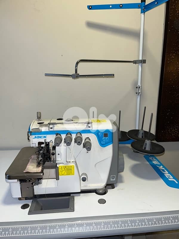 Overlock Sewing Machine 3