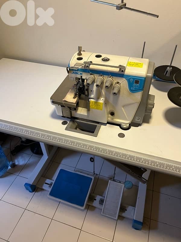 Overlock Sewing Machine 4