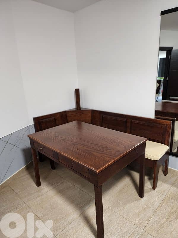 kitchen corner and table 2