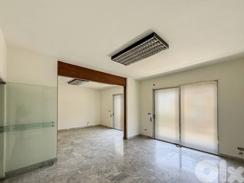 For rent - Office in Achrafieh - Sodeco للإيجار - مكتب في الأشرفية 0