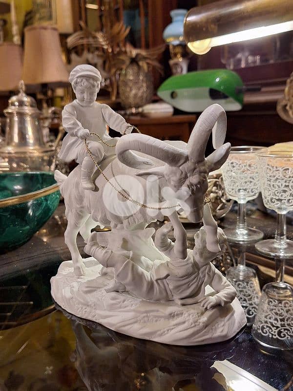 antique biscuit statue 1