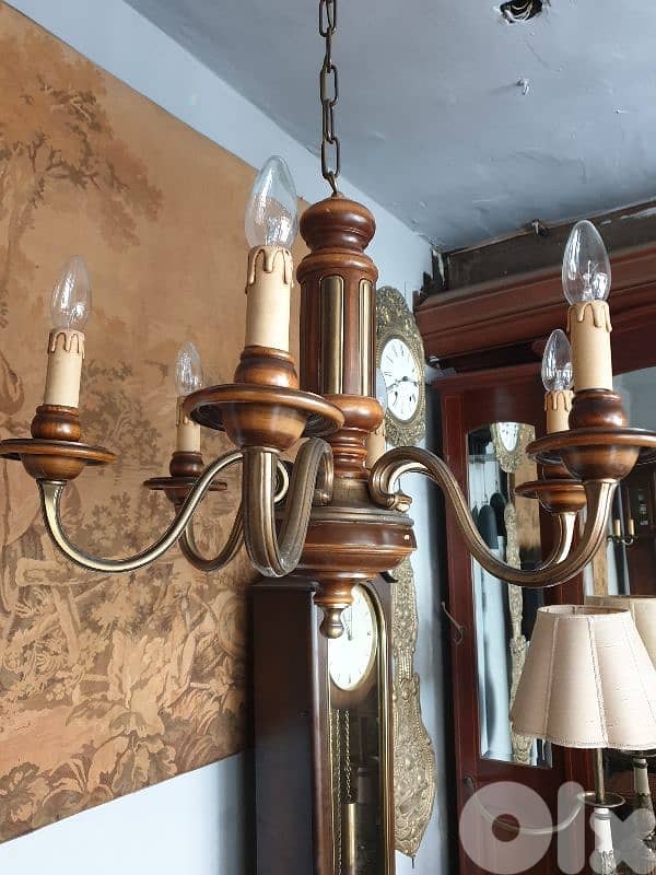 wood and brass chandelier 3