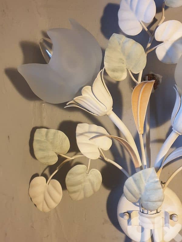 2 flower shaped ferfoje wall lights 3