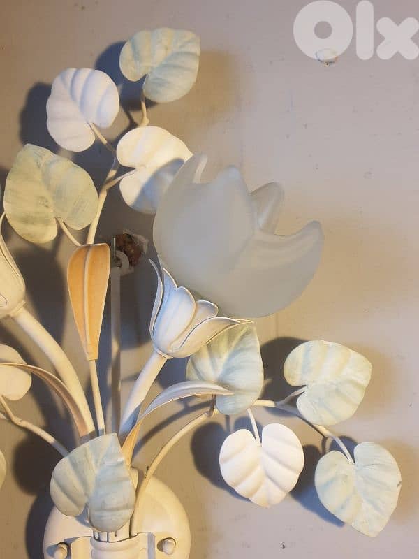 2 flower shaped ferfoje wall lights 4