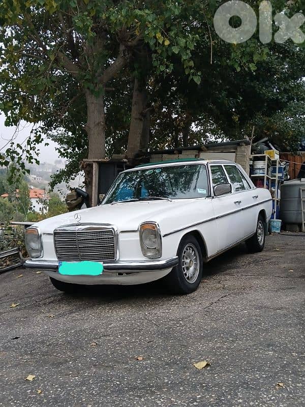 Mercedes-Benz 220 model 1975 0