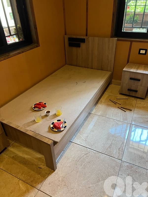 تخت مفرد جديد من المعمل بافضل الاسعار 0