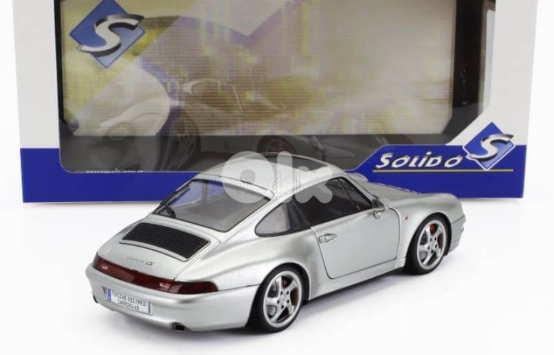Porsche 911 (993) Carrera 4S 1996 diecast car model 1;18 4