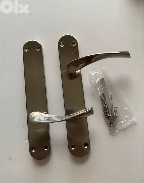 2 door handles 1