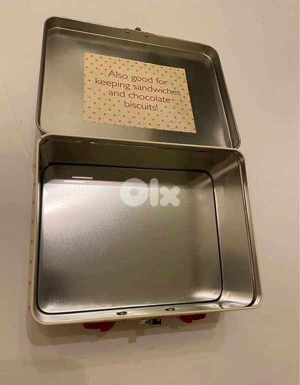 vintage tin box 4