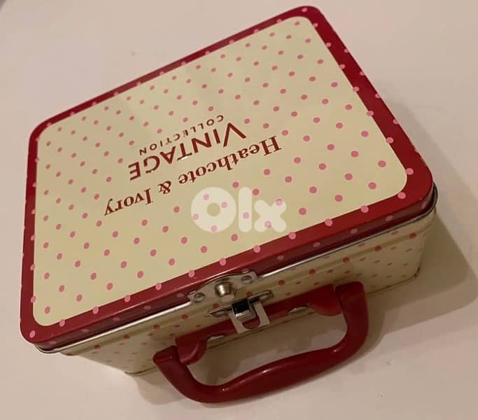 vintage tin box 5