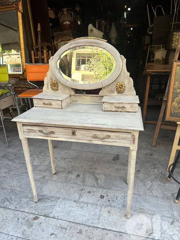 كوافوز غرفة نوم مع مراي ناعمة فرنسية انتيك vintage frensh coiffeuse 4