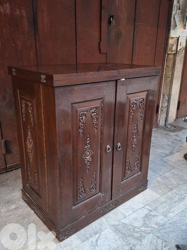 antique eastern bar 0