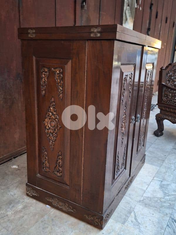 antique eastern bar 1