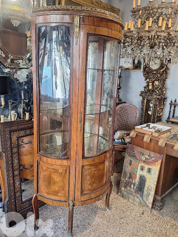 antique showcase 1