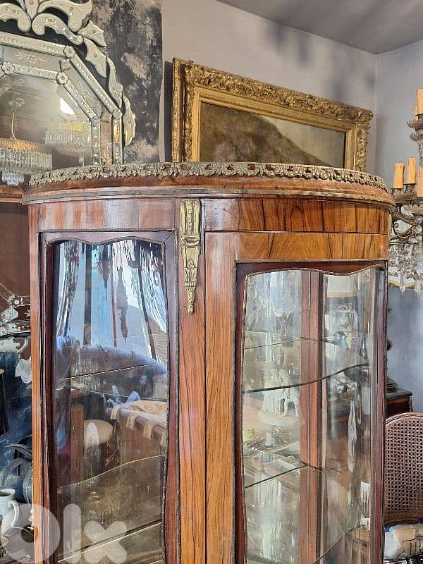 antique showcase 4