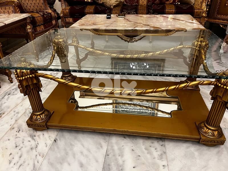 طاولة تصلح لصالون  ستيل مودارن 1