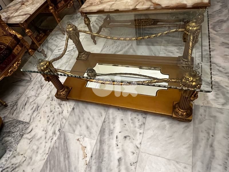 طاولة تصلح لصالون  ستيل مودارن 2