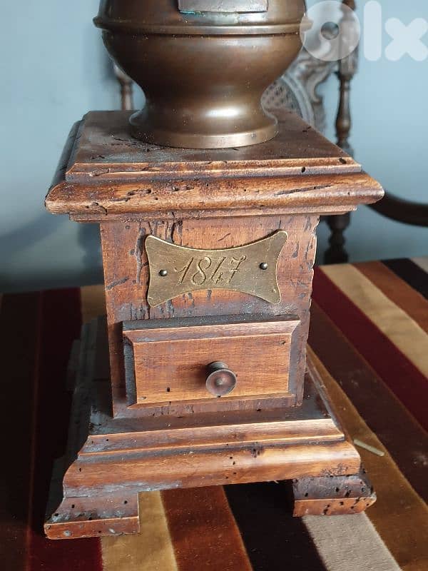 pair of antique wooden lamps 2