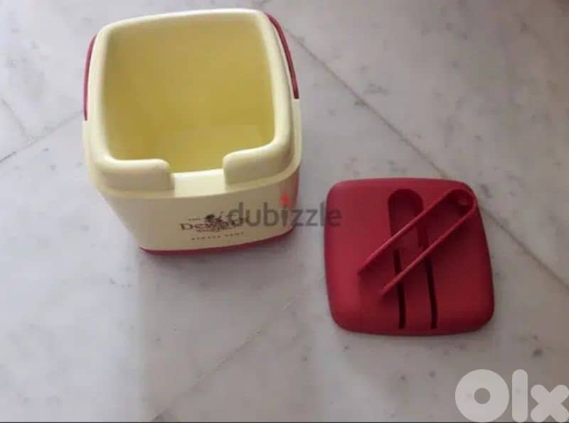 Ice box لا حفظ مكعبات الثلج 0