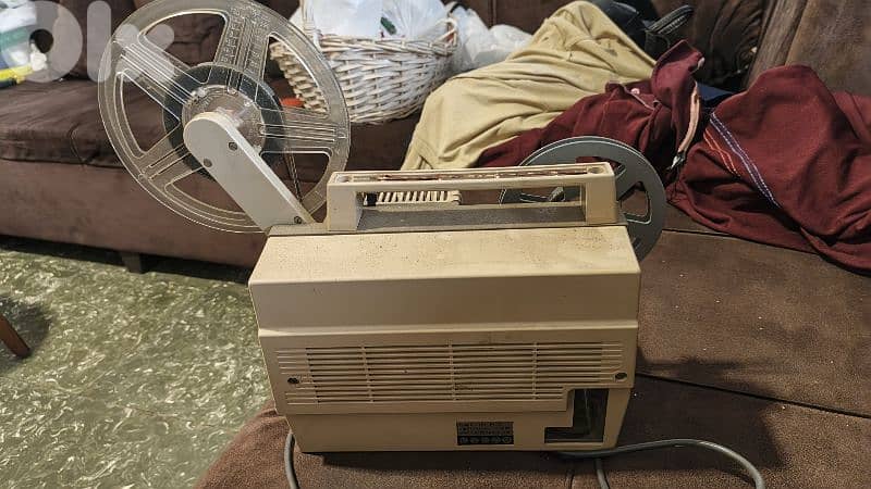 كميرة سينما قديمة جدا ثبعد شغالة 1